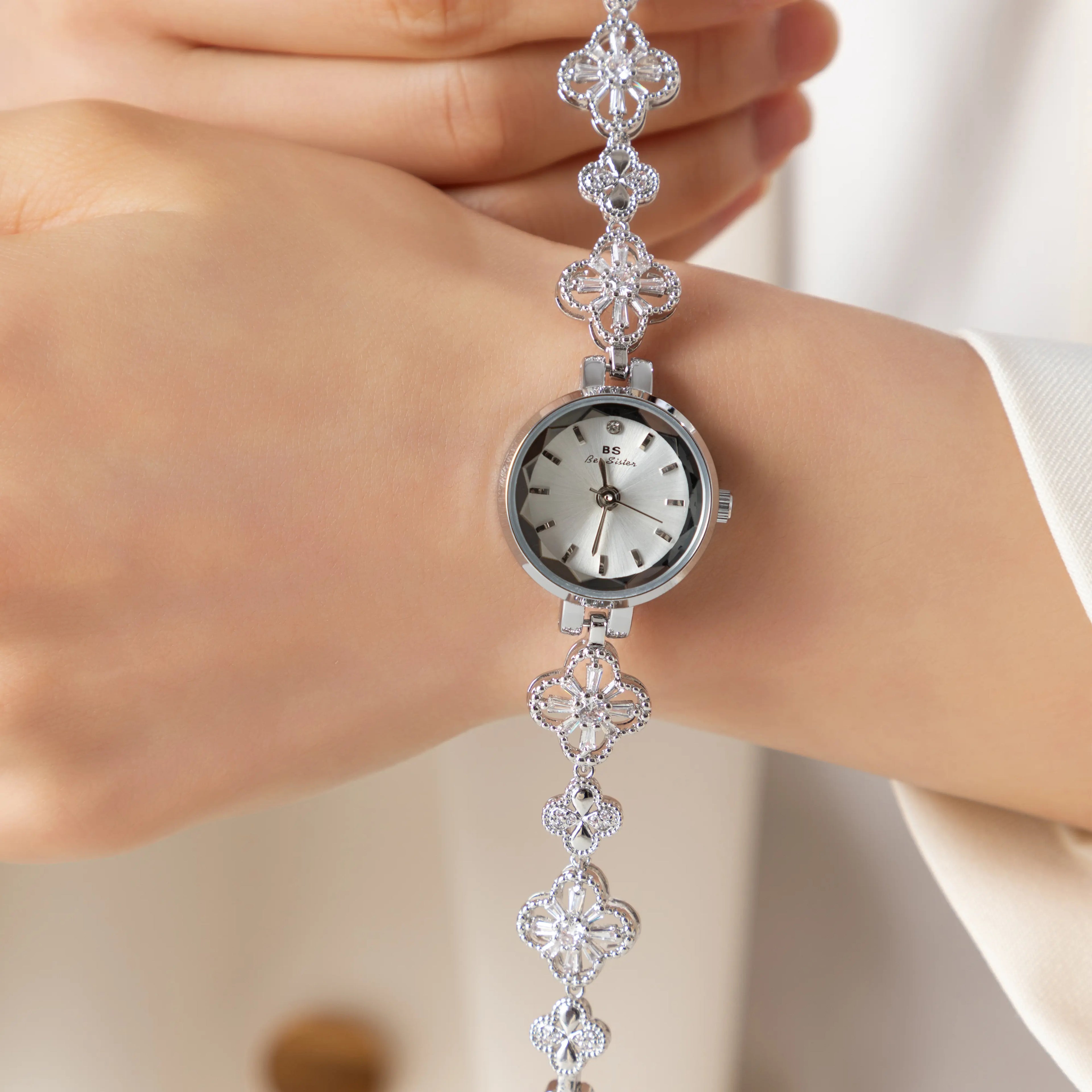 Lucky Fours Surmen Women's Watch